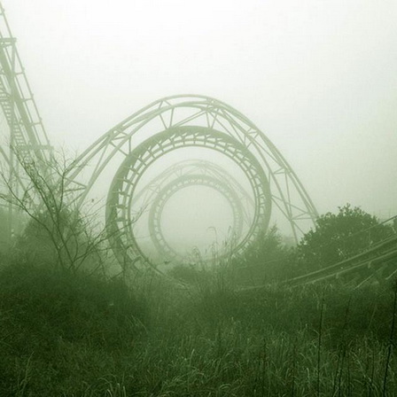 Dziembowska Anna - Abandoned roller coaster in Japan
